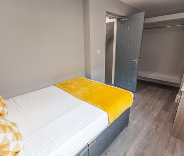 5 bedroom semi-detached house to rent - Photo 3