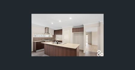 Spacious Living in a Prime Location - Photo 3