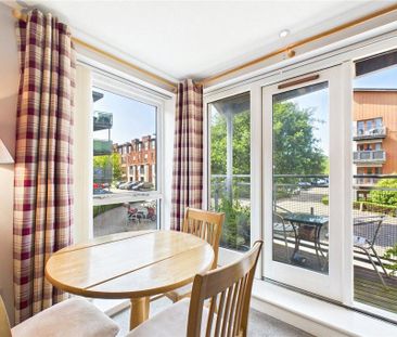 2 bedroom apartment to rent - Photo 3