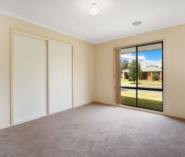 71 Nightingale Avenue, Wodonga - Photo 2