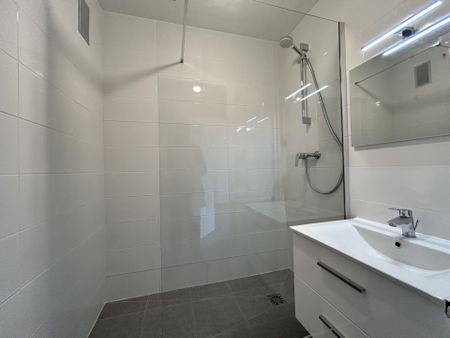 Location Appartement 2 pièces 40m² ST MAUR DES FOSSES 94100 - Photo 4