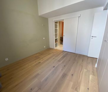 Location Appartement 2 pièces 53m² LA ROCHELLE 17000 - Photo 2