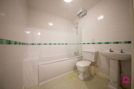 3 bedroom flat to rent - Photo 5