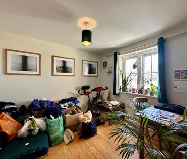 2 bedroom end of terrace house to rent - Photo 3