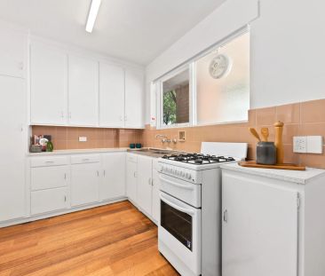 Move-In Ready & Perfectly Positioned in Central Armadale - Photo 5