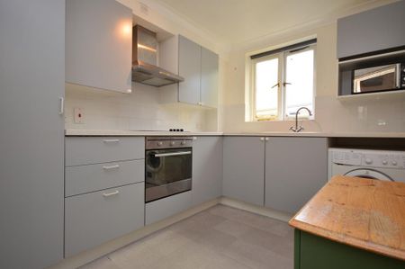2 bedroom flat to rent - Photo 5