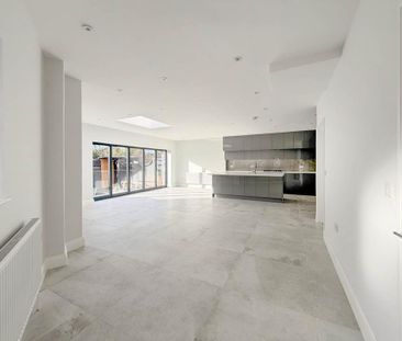 6 bedroom semi-detached house to rent - Photo 2