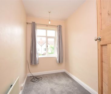 19, Nunroyd Road, Moortown, Leeds, LS17 6PH - Photo 5