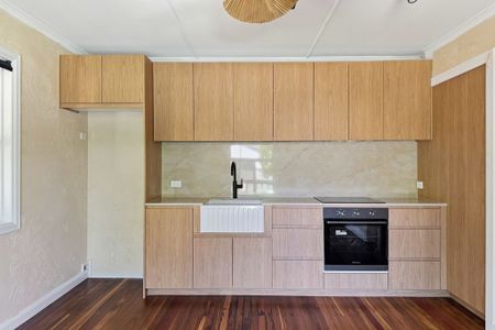 Renovated Ground Floor Unit in Prime Surfers Paradise Location - Photo 4