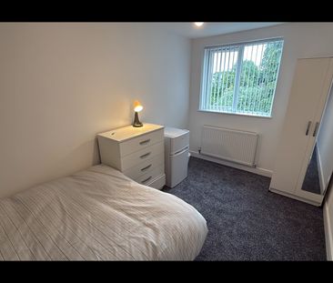Room in a Shared House, Silver Street, B14 - Photo 6