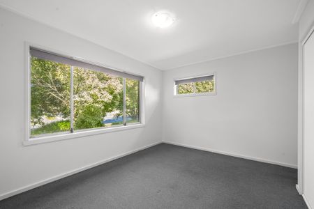 Neat 2 Bedroom Unit - Photo 4