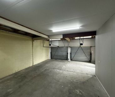 Super spacious and supper sunny! - Photo 1