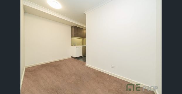 Stylish 2 Bedroom Apartment in Burwood - Photo 1