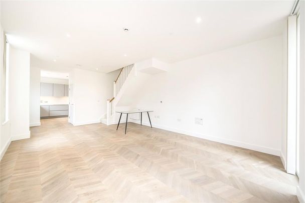 5 bedroom end of terrace house to rent - Photo 1