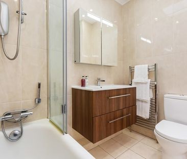 52 AVOCA PARK, BLACKROCK, CO. DUBLIN, A94 E3T3 - Photo 4