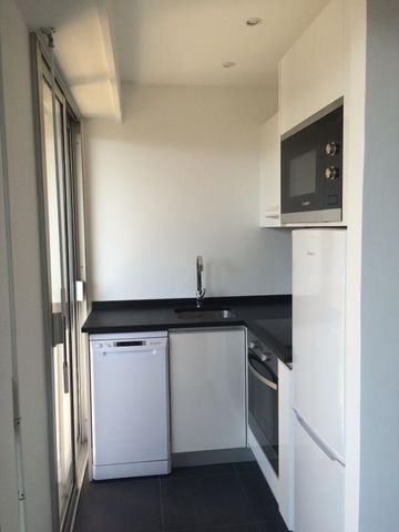 Location Appartement 1 pièce Meublé 23m² NICE 06200 - Photo 3