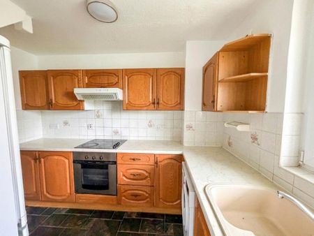 2 bedroom maisonette to rent - Photo 2