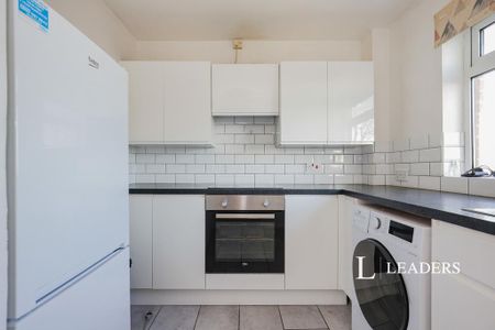 1 bedroom flat to rent - Photo 5