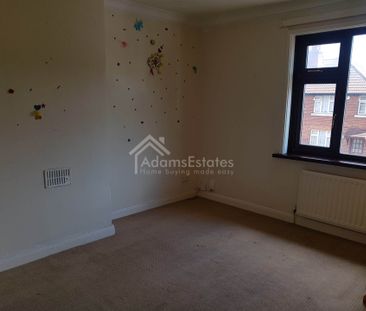 Price £900 pcm - Available Now - Unfurnished - Photo 2