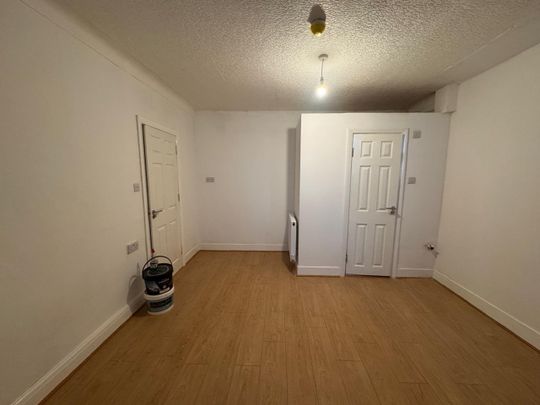 Room in a Shared House, South Park Terrace, IG1 - Photo 1