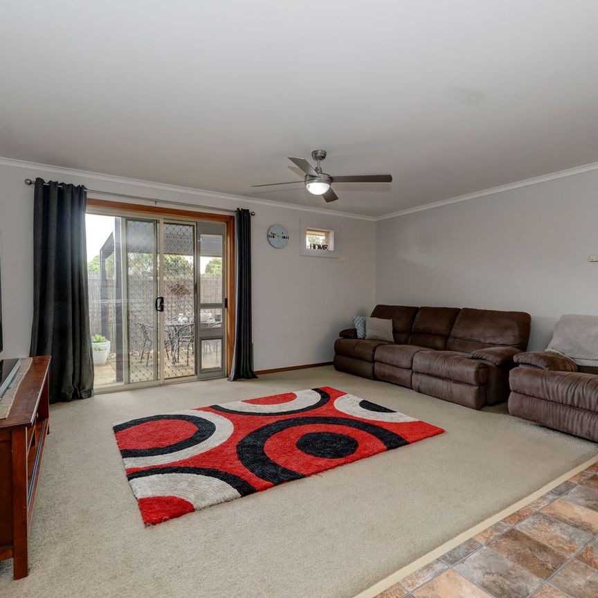 Well presented unit - Photo 1