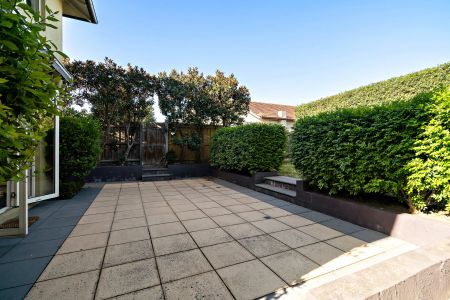 239 Hampton Street, - Photo 3