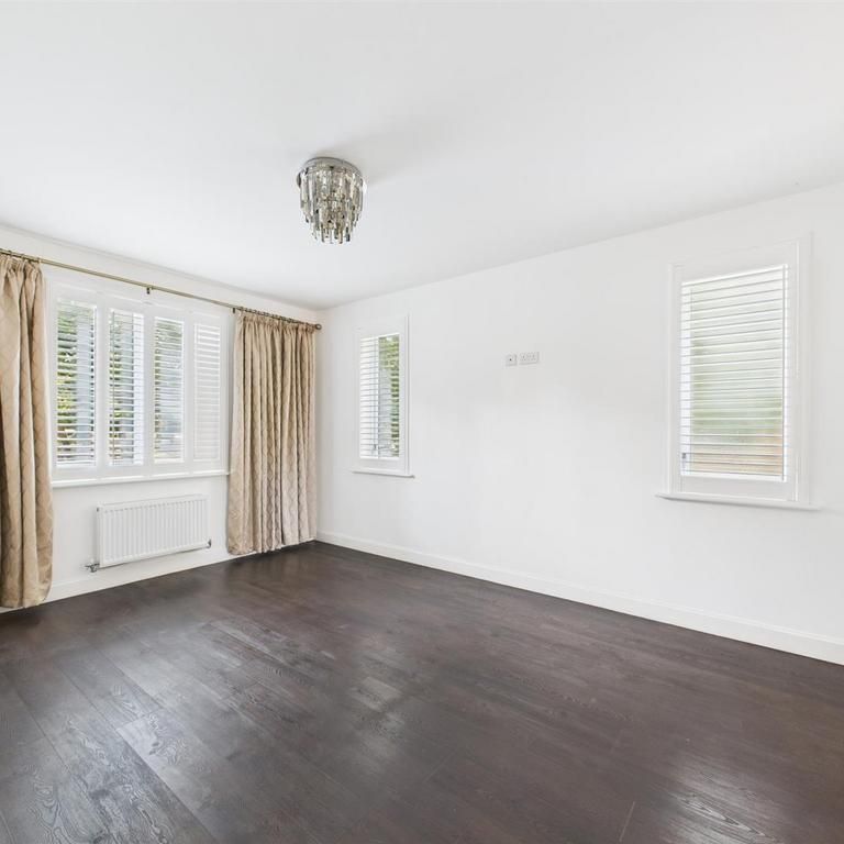 5 bedroom detached house to rent - Photo 1