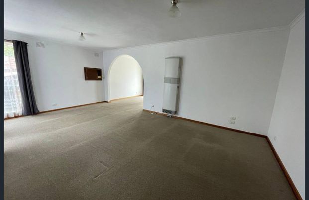 FAMILY HOME | GREAT LOCATION | - Photo 1