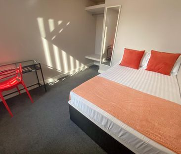 6 bedroom terraced house to rent - Photo 5