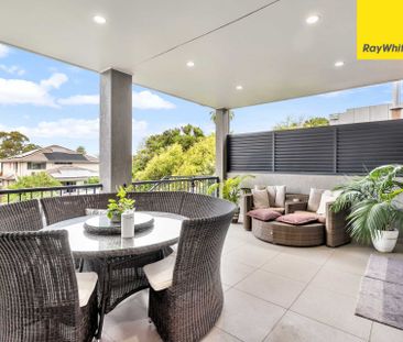 A modern home in a blue-chip neighborhood - Photo 2