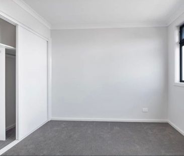 Modern 3-Bedroom Townhouse with Space, Style & Convenience - Photo 3