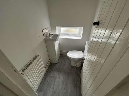 Maidstone Road, Felixstowe, Suffolk, IP11 - Photo 3