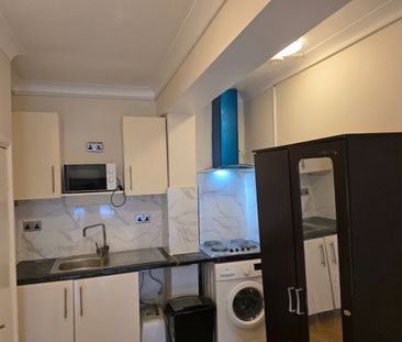 Studio Flat, Fleetwood Road, NW10 - Photo 4