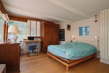 Lumineux et traversant, avec terrasses , en dernier étage - Photo 5