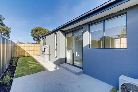 2/137 Market Road, Werribee - Photo 5