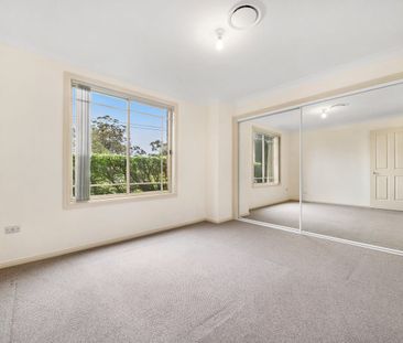 Freshly Painted 3 Bedroom Villa - Photo 2