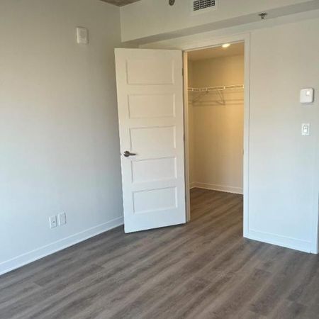 2 CH - 1 SDB - Terrebonne - $2,000 /mo - Photo 4