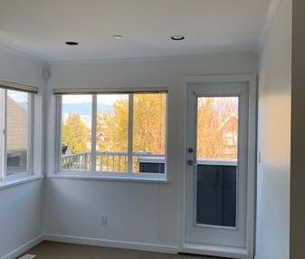 Stunning 3 bed 2.5 bath duplex - 1750sqft, patios, Jan 1st - Photo 1