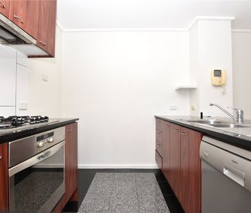 2107/668 Bourke Street - Photo 5
