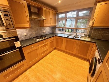 Penn Hill Avenue, Poole - Photo 3