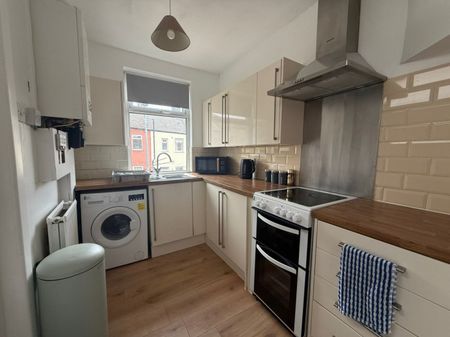 1 bed House Share - To Let - Photo 5