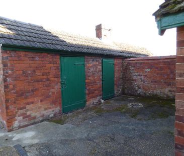 3 bedroom semi-detached house to rent - Photo 5