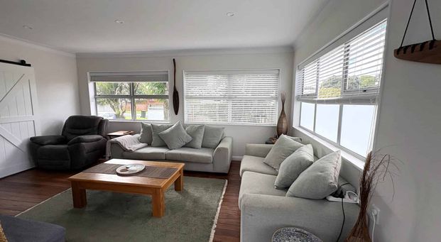 Private and secure bungalow - Photo 1