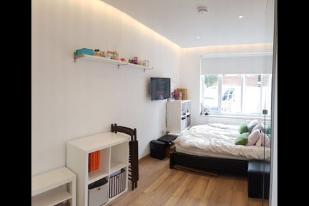 Studio Flat, Heathstan Road, W12 - Photo 2