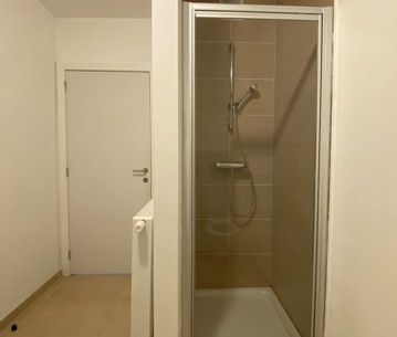 Ruim appartement met 1 slaapkamer midden in het centrum - Photo 5