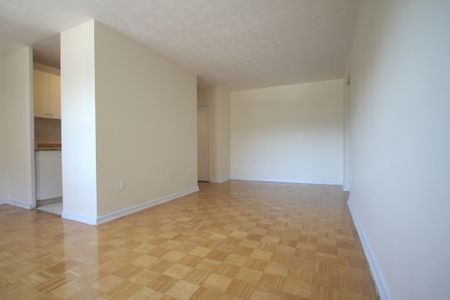 Lu Ray Apartments - Photo 4