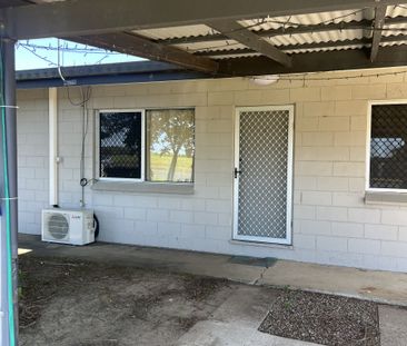 One bedroom unit in North Mackay - Photo 1