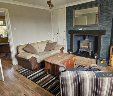 3 bedroom semi-detached house to rent - Photo 6