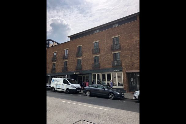 1 Bed Flat, Kings Road, RG1 - Photo 1