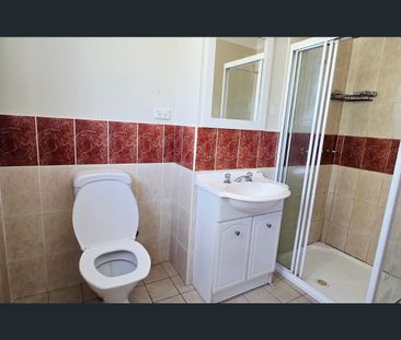 Spacious Townhouse in a Prime Quakers Hill Location! - Photo 5